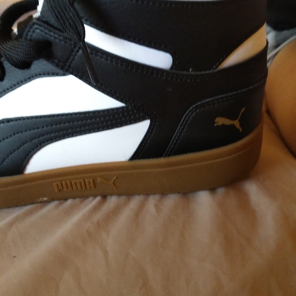 Puma shoes - Picture 3 of 4